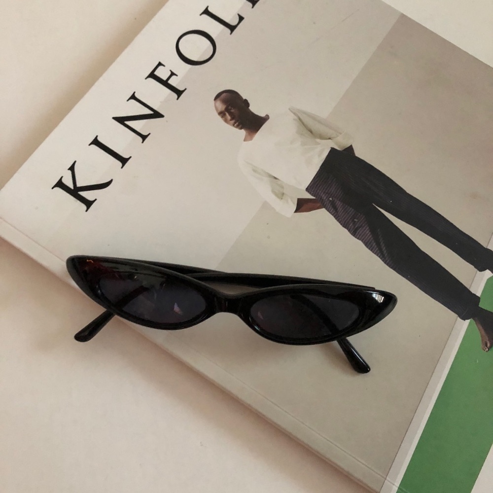 Sexy black retro cat eye sunnies 🕶🌹
